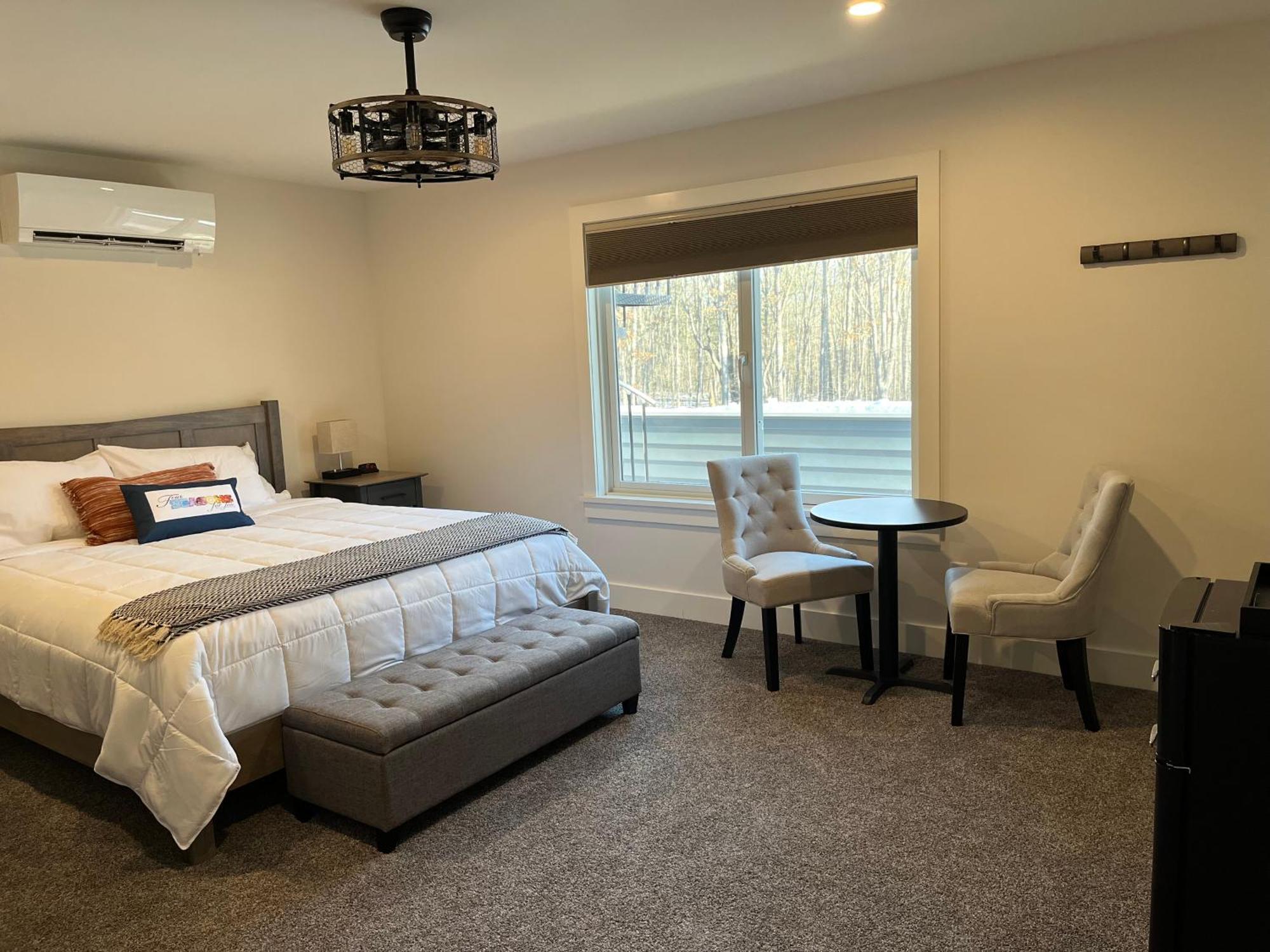 Four Seasons For Fun Bed & Breakfast Lakeville 外观 照片
