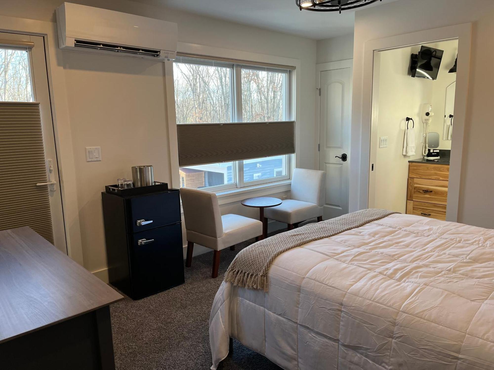 Four Seasons For Fun Bed & Breakfast Lakeville 外观 照片