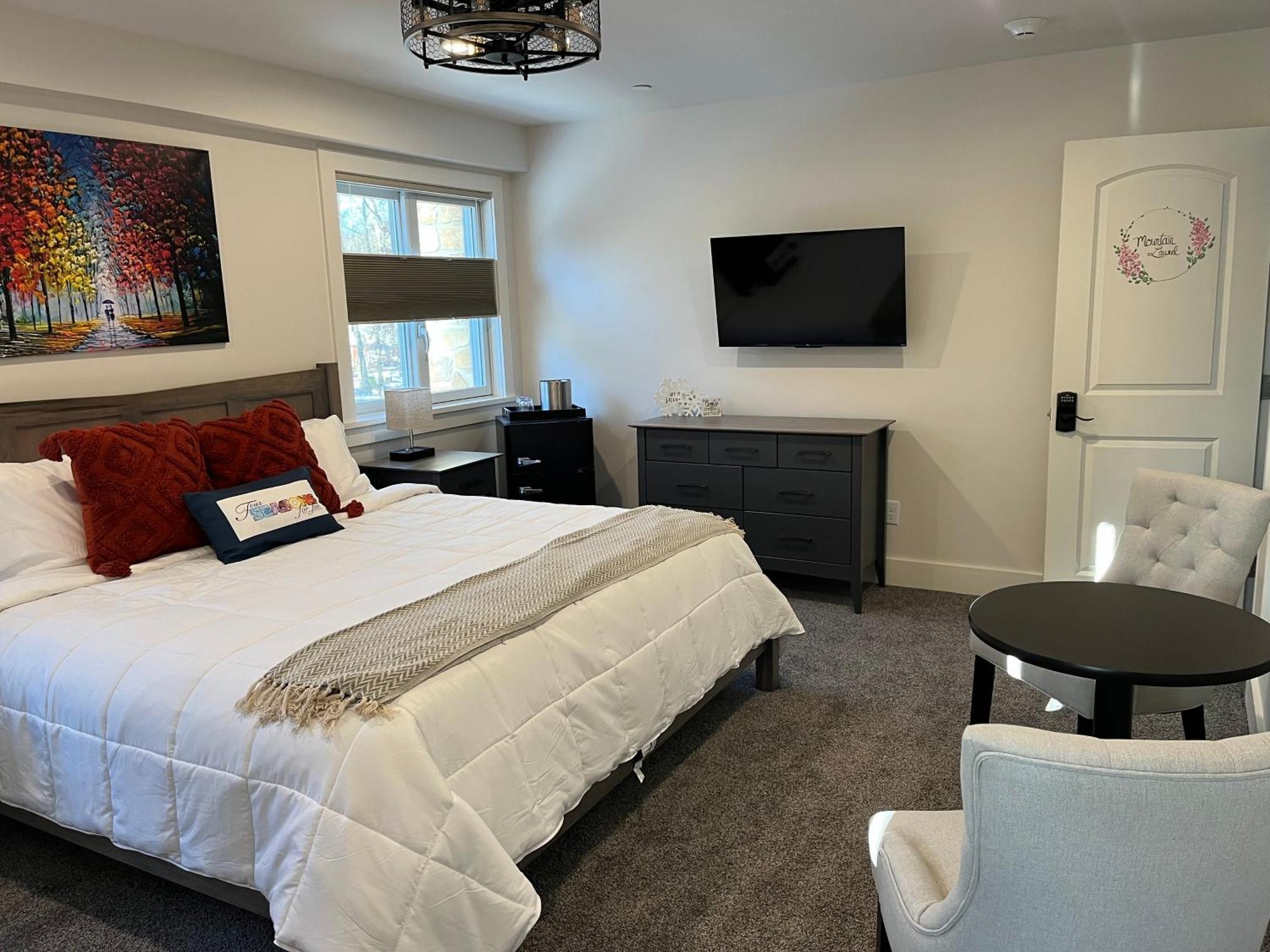 Four Seasons For Fun Bed & Breakfast Lakeville 外观 照片